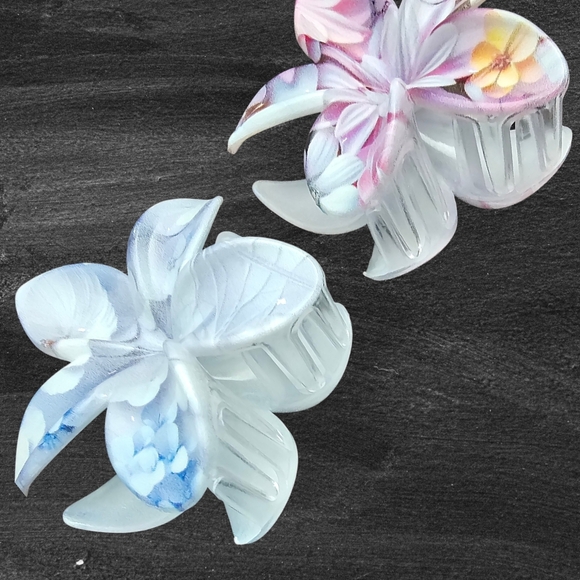 2- Floral Hair Claw Clips Bundle - Picture 2 of 2